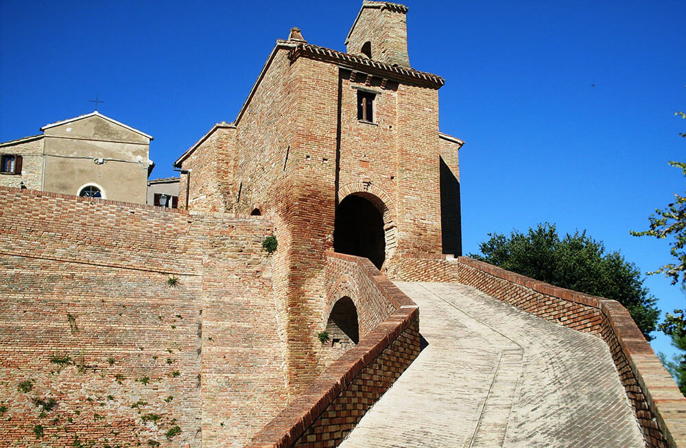 Il Castello di Loretello nel comune di Arcevia