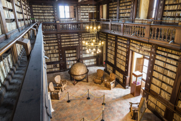 Biblioteca Benincasa Ancona librerie storiche marchigiane